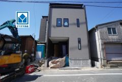 3階建て＾＾JR＆西鉄のダブルアクセス。JR「笹原」駅＆西鉄「井尻」駅(自転車8分/1.8ｋｍ)＾＾ららぽーと福岡(車3分/1.4ｋｍ)＾＾