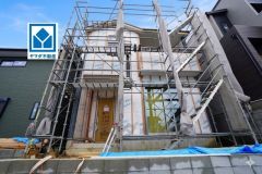 西鉄バス「寺塚」歩3分。天神行き＾＾歩4分圏にセブン、ローソン、ドラモリ、保育園など周辺環境充実しています＾＾