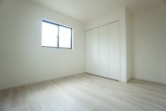 日当たりがよく、子供部屋としての利用もおすすめ。