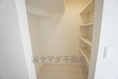 キッチン横にはパントリーが設けられています＾＾