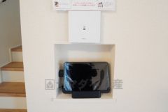 防犯はもちろん、セールスマン対策にもなるモニター付きインターホンです。お子さん1人での留守番時にも活躍しそうです。