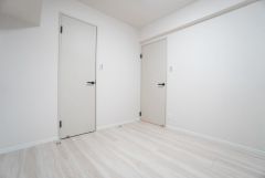 5.1帖洋室。 住む人のこだわりを活かす洋室。大容量のウォークインクローゼット付きでお部屋の中をすっきりと快適に保てます。