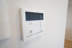 おいだき機能つきなのでお風呂に入る時間が異なるご家庭には嬉しいですね。ボタン一つで快適で便利な生活が＾＾