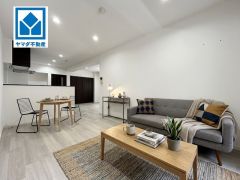 家具はイメージです。温かみのある雰囲気と、キッチンでの作業性を兼ね備え、家族の笑顔あふれる団らんのひと時をお過ごしいただける設計になっています。