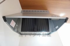 調理により発生する油煙や臭いを吸い込み、屋外へ排気してくれます。