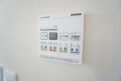浴室暖房乾燥機付き＾＾梅雨の時期や花粉、PM2.5が酷いときなどの洗濯を干すのに重宝しそうですね＾＾
