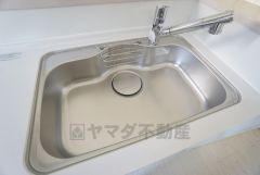 大きなお鍋も楽々洗える幅の広いシンクです＾＾