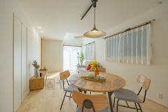 南向きのリビングであたたかい日差しを感じられます＾＾