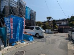 前面道路含む現地写真。