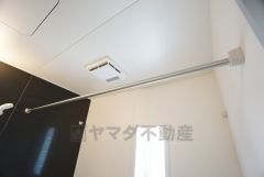 浴室暖房乾燥機付きなので梅雨時期などのお洗濯に便利ですね＾＾