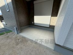 駐輪場などに活用できるこちらのスペースは屋根ありで雨をしのげます＾＾