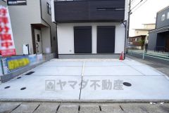 カースペースは2台分を確保＾＾マイカー用に、お客さま用に、余裕を持ってご利用いただけます。