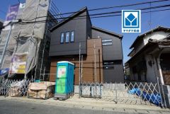 西鉄バス「下長尾」まで徒歩5分。博多・薬院天神方面行きが数分おきに停車＾＾徒歩9分圏内にサニー、ハローデイ、セブン、ファミマ、マツキヨ、郵便局など周辺環境充実しています＾＾