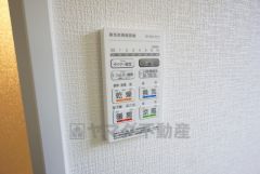 浴室暖房乾燥機には、暖房、乾燥、涼風、換気の4つの機能が付いています。タイマー付きです。換気・雨の日の洗濯も安心です＾＾