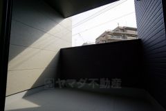 急な降雨時も安心のインナーバルコニー。