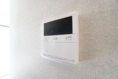 おいだき機能つきなのでお風呂に入る時間が異なるご家庭には嬉しいですね。ボタン一つで快適で便利な生活が＾＾