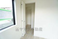 共有スペースにあるので、非常時にもすぐ取り出せる防災グッズや備蓄品の収納などにおススメ＾＾