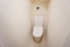 1階2階の2ヶ所にトイレがありますので、忙しい朝にも家族に気を使わず、ゆとりが生まれますね＾＾