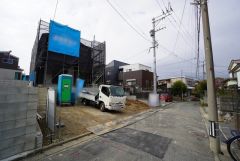 前面道路含む現地写真。