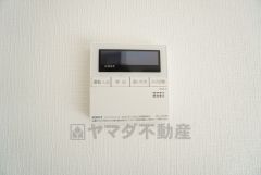 おいだき機能つきなのでお風呂に入る時間が異なるご家庭には嬉しいですね。ボタン一つで快適で便利な生活が＾＾