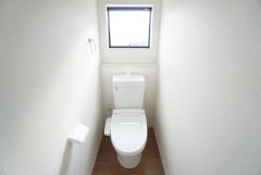 1階2階の2ヶ所にトイレがありますので、忙しい朝にも家族に気を使わず、ゆとりが生まれますね＾＾
