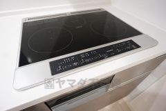 お手入れがしやすそうなIHコンロ。