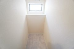 トイレ未取付。1階2階の2ヶ所にトイレがありますので、忙しい朝にも家族に気を使わず、ゆとりが生まれますね＾＾