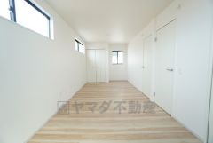 2ドア1ルーム、クローゼットも2ヶ所ついています＾＾お子様の成長に合わせてお部屋を仕切ることができます＾＾
