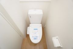 1階2階の2ヶ所にトイレがありますので、忙しい朝にも家族に気を使わず、ゆとりが生まれますね＾＾