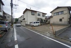 前面道路は北東側約4.5ｍの公道に面しています。