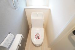 1階2階の2ヶ所にトイレがありますので、忙しい朝にも家族に気を使わず、ゆとりが生まれますね＾＾
