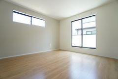 2階リビングとして、ファミリースペースとして、広めの主寝室として、様々な使い方がありそうです。