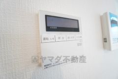 おいだき機能つきなのでお風呂に入る時間が異なるご家庭には嬉しいですね。ボタン一つで快適で便利な生活が＾＾