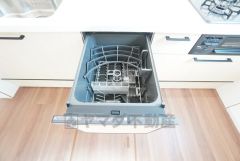 炊事時間を大幅に短縮できる食器洗浄乾燥機付き＾＾食器を洗う手間が減るので家族とのコミュニケーションの時間や自分の時間が増えますね。