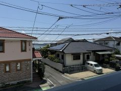 バルコニーからの眺望です＾＾海が見えます＾＾ 自然を近くに感じられることで、日々の疲れもリフレッシュできそうです＾＾