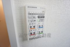 浴室暖房乾燥機には、暖房、乾燥、涼風、換気の4つの機能が付いています。タイマー付きです。換気・雨の日の洗濯も安心です＾＾