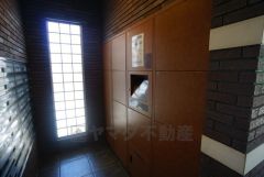 宅配BOX完備。不在時の再配達の手間が省けます。在宅時でも対面せず受け取りができて便利です。