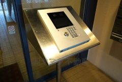 マンションエントランスにはモニター付きオートロック完備。玄関先にはインターホン付きとセキュリティ面も安心です＾＾