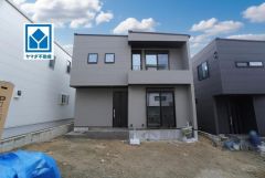 B号地。西鉄バス「皿山一丁目」歩2分＾＾天神＆博多駅へのアクセス良好＾＾歩9分圏にサニー、コンビニ2種、ドラッグ新生堂、保育園、病院、郵便局など周辺環境充実＾＾