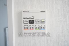 浴室暖房乾燥機には、暖房、乾燥、涼風、換気の4つの機能が付いています。タイマー付きです。換気・雨の日の洗濯も安心です＾＾