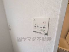 浴室暖房乾燥機には、暖房、乾燥、涼風、換気の4つの機能が付いています。タイマー付きです。換気・雨の日の洗濯も安心です＾＾