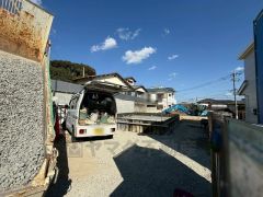 駐車スペースはゆとりある2台分を確保。マイカー用に、お客さま用に、余裕を持ってご利用いただけます。