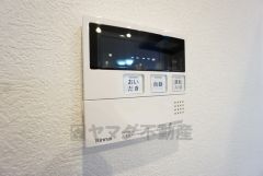 おいだき機能つきなのでお風呂に入る時間が異なるご家庭には嬉しいですね。ボタン一つで快適で便利な生活が＾＾