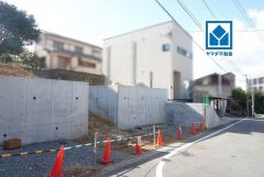 北側約4.3ｍの公道に面しています。