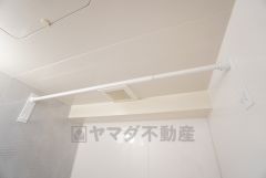 浴室暖房乾燥機付き＾＾梅雨の時期や花粉、PM2.5が酷いときなどの洗濯を干すのに重宝しそうですね＾＾