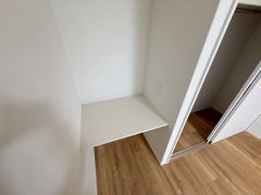 洋室にはカウンター付き＾＾デスクワークや勉強机などに＾＾