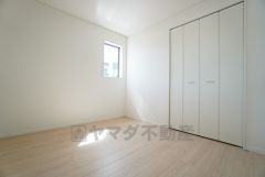 住む人のこだわりを活かす洋室＾＾広めのクローゼットもあり荷物もすっきり片付けられ、ゆとりのある暮らしが出来ます＾＾