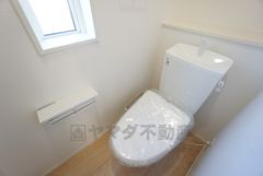 ウォシュレット、暖房便座、節電・節水機能など、使い勝手のよい高機能トイレです。