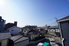 目の前に日差しを遮る建物がないので、日当たり＆風通し良好です＾＾