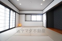 8.5帖。リビング隣には、ホッとできる和室を用意。客間としてはもちろん、お子様のお昼寝スペースや書斎としても活躍してくれそうです＾＾ 